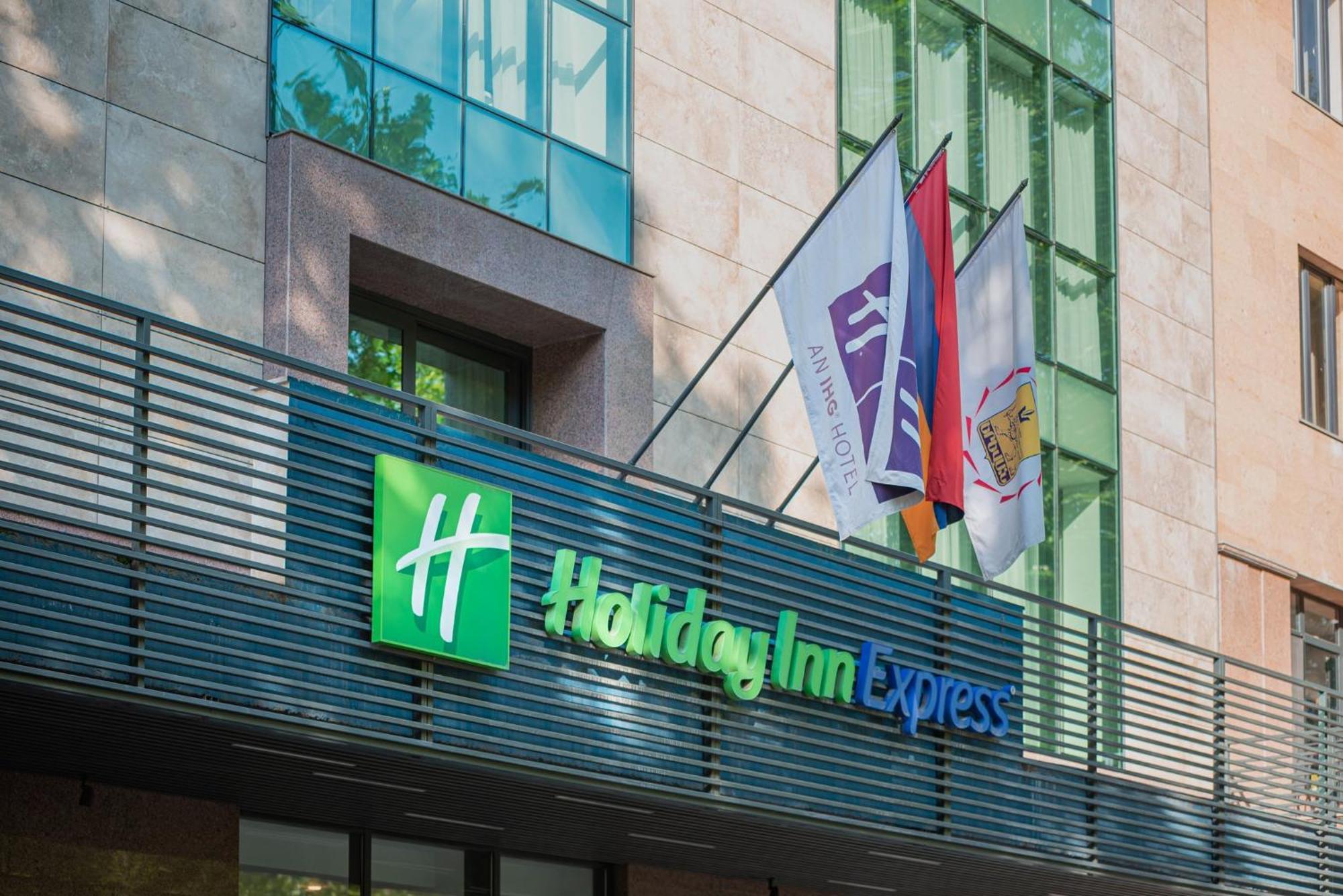 Holiday Inn Express - Yerevan, An Ihg Hotel Exterior photo